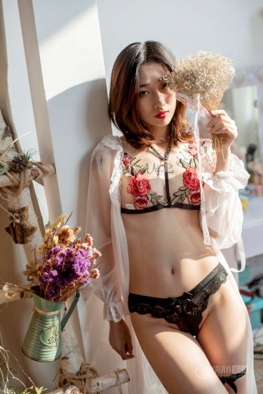 《偷窥MADSEXTUBE》