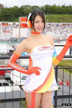 村上友梨